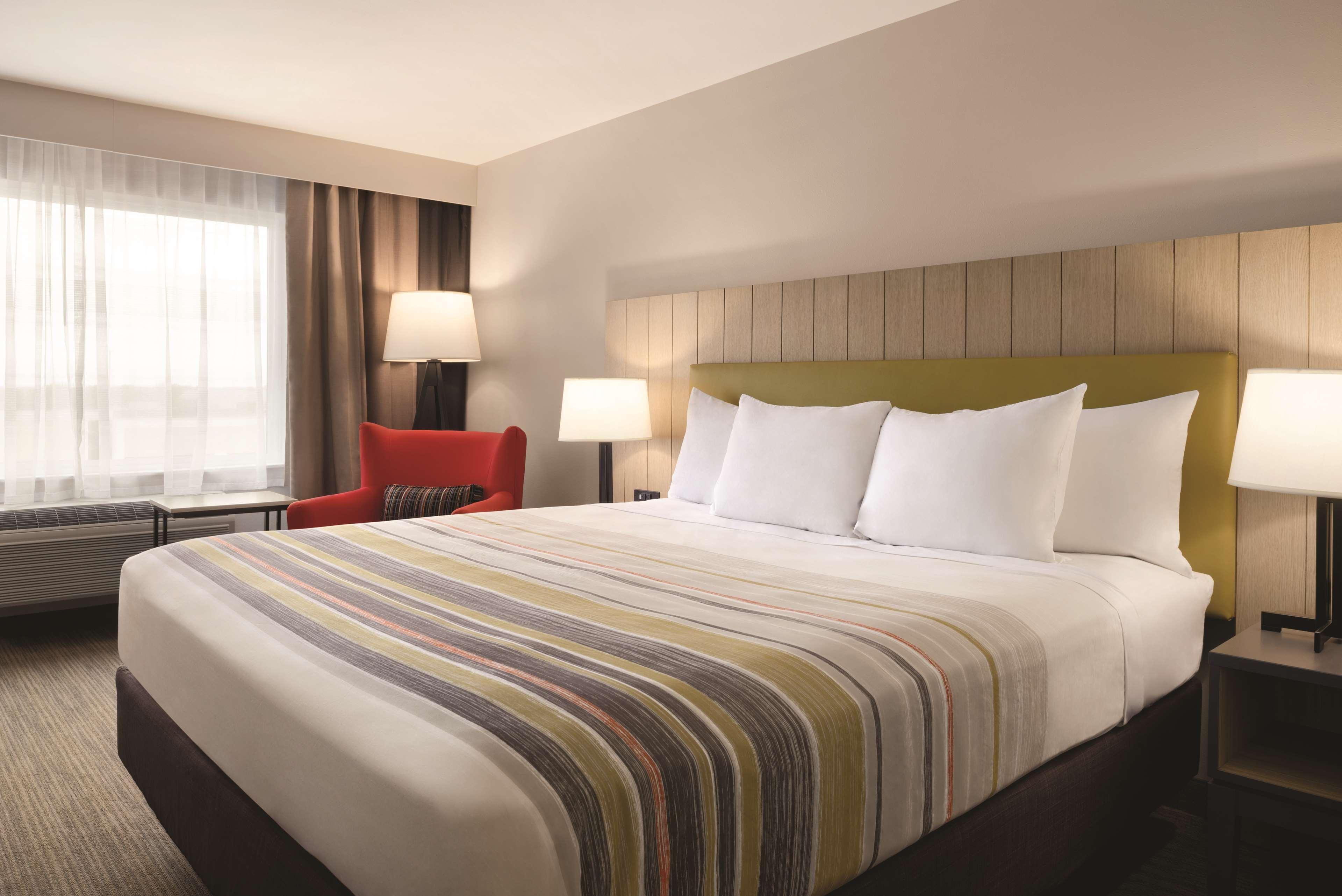 Country Inn & Suites By Radisson, Ft Atkinson, Wi Fort Atkinson Bagian luar foto