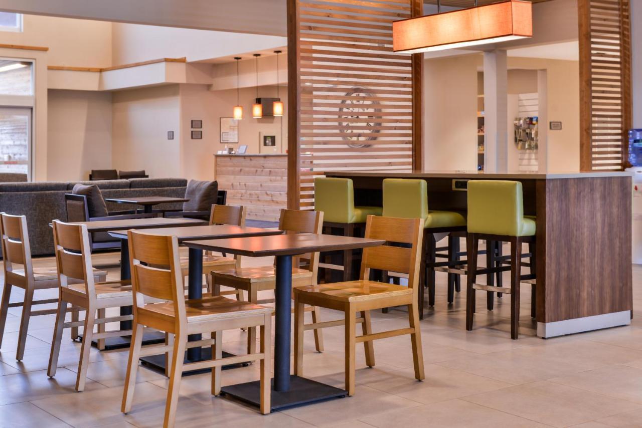 Country Inn & Suites By Radisson, Ft Atkinson, Wi Fort Atkinson Bagian luar foto